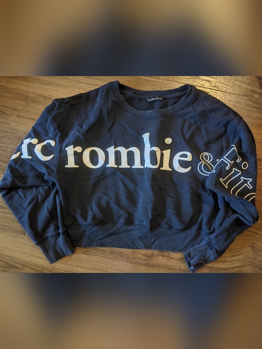 Abercrombie & Fitch - Cropped Logo Sweatshirt | Large | Navy with White Text - Picture 2 of 5